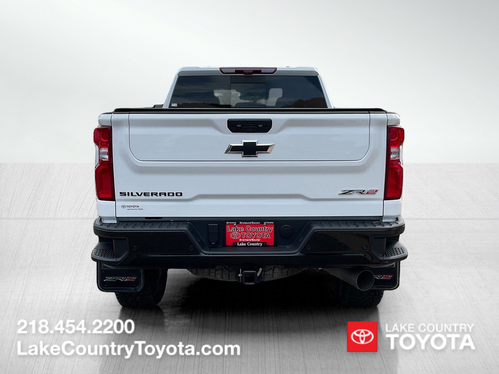 Used 2024 White Chevrolet ZR2 image 4