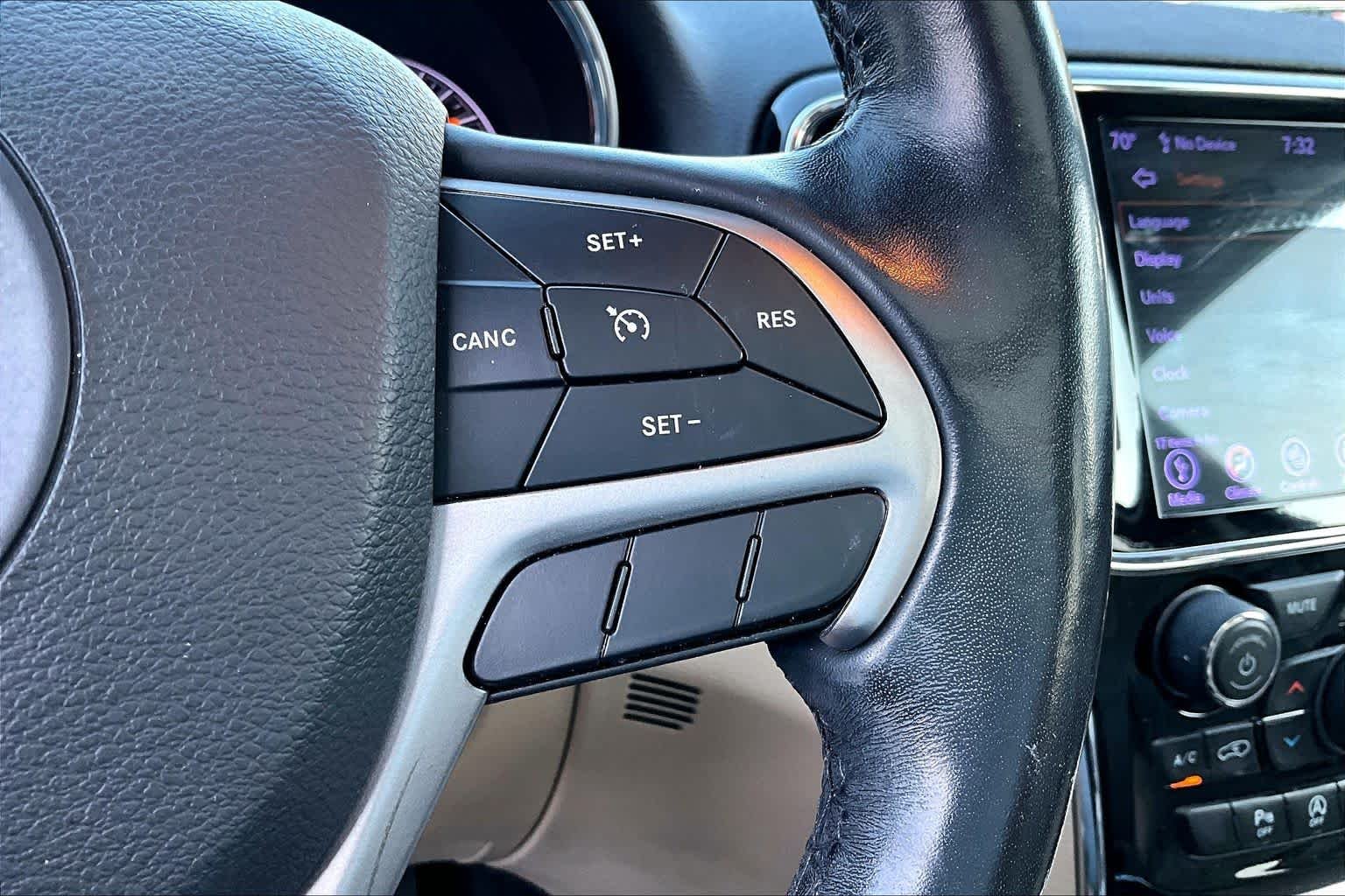 Used 2020 Diamond Black Crystal Pearlcoat Jeep Limited image 24