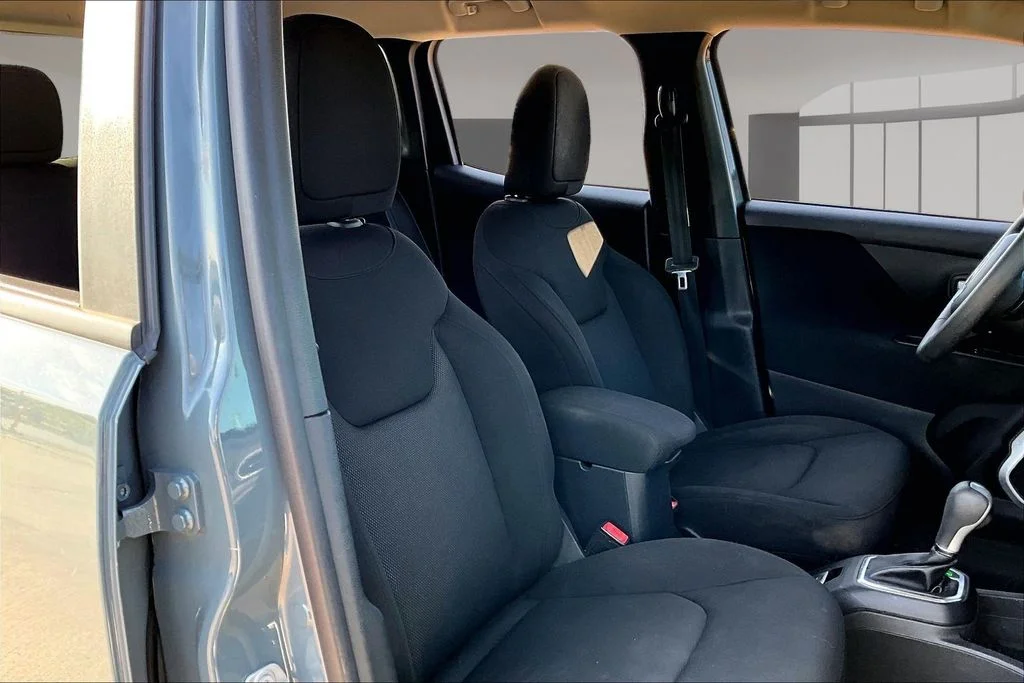 Used 2018 Gray Jeep Sport image 7