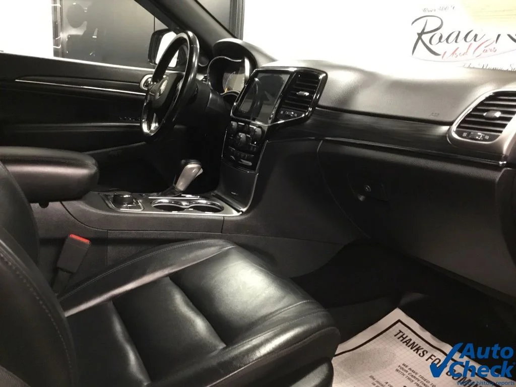 Used 2020 Gray Jeep Limited image 38