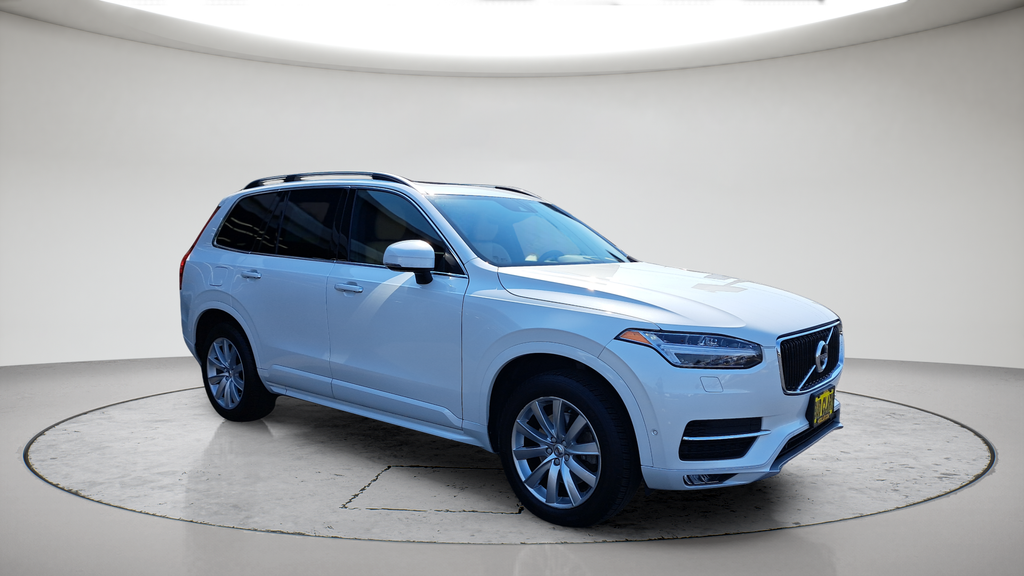 Used 2019 White Volvo T6 Momentum image 1