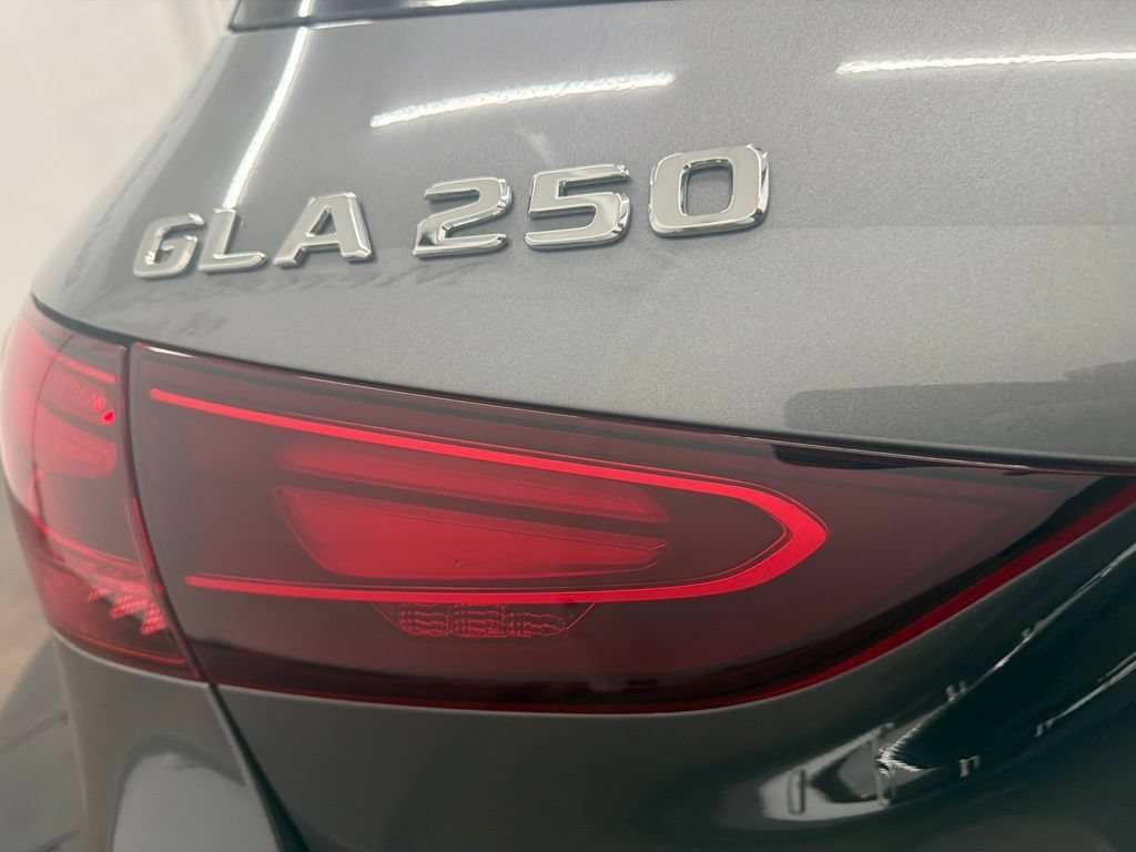 New 2026 Mountain Grey Metallic Mercedes-Benz GLA 250 image 44