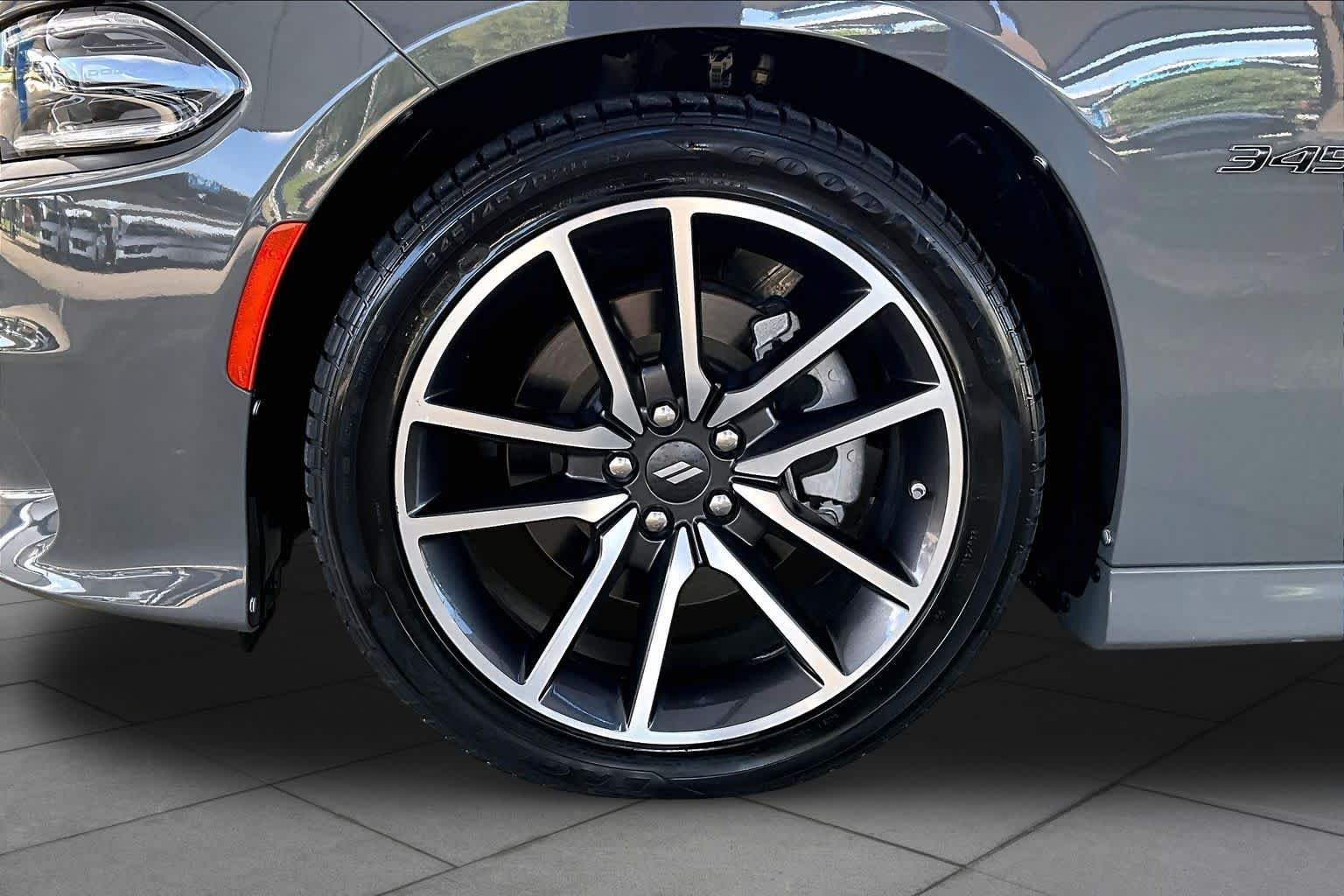 Used 2023 Destroyer Gray Clearcoat Dodge R/T image 11