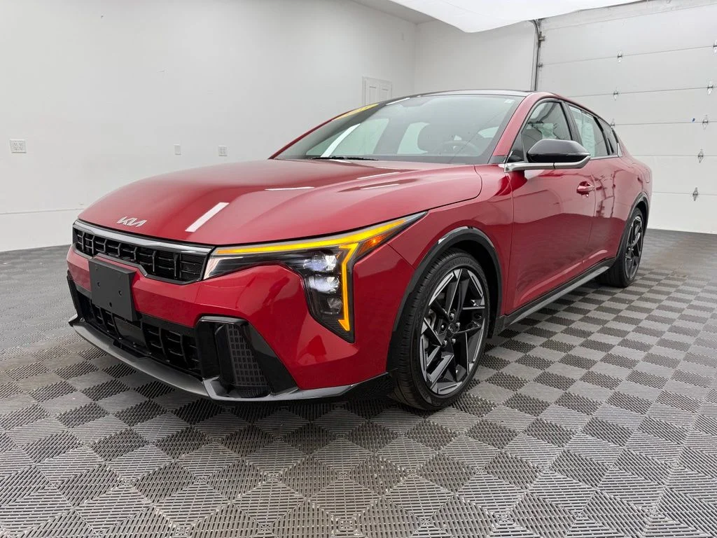 Used 2025 Red Kia GT-Line image 2