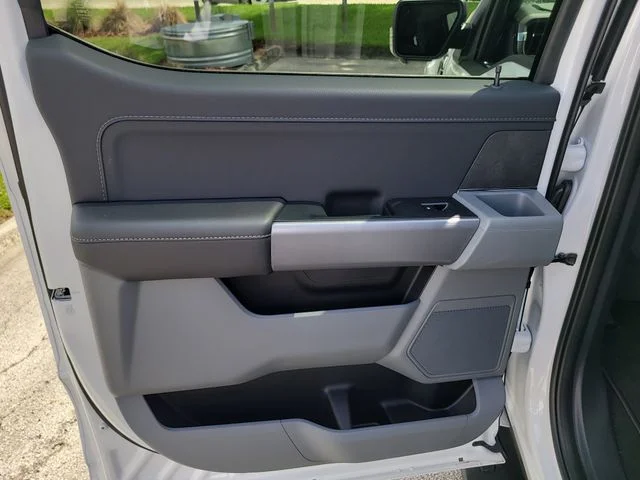 New 2026 Oxford White Ford XLT image 10