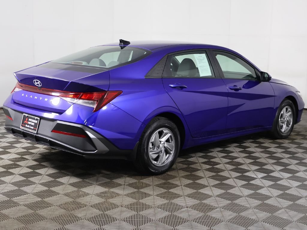 Used 2025 Blue Hyundai SE image 8