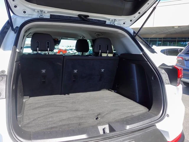 Used 2025 White Chevrolet LS image 25
