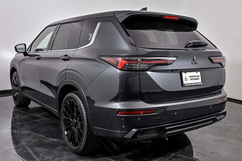 New 2026 Graphite Gray Metallic Mitsubishi LE 1.5T 2WD image 7