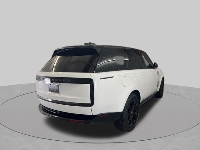 Certified Used 2025 Fuji White Land Rover SE image 4