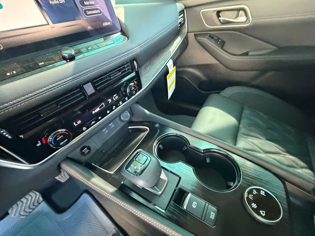 New 2026 Gray Nissan Platinum image 22