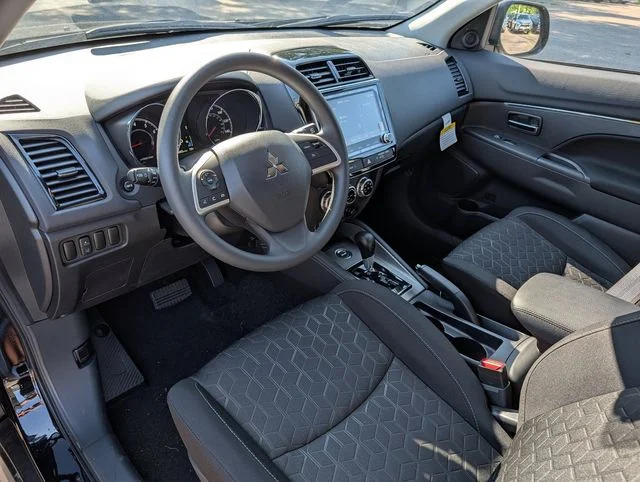 New 2026 Labrador Black Pearl Mitsubishi 2.0 S image 4