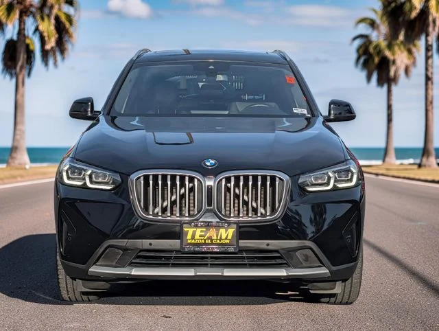 Used 2023 Black BMW sDrive30i image 3