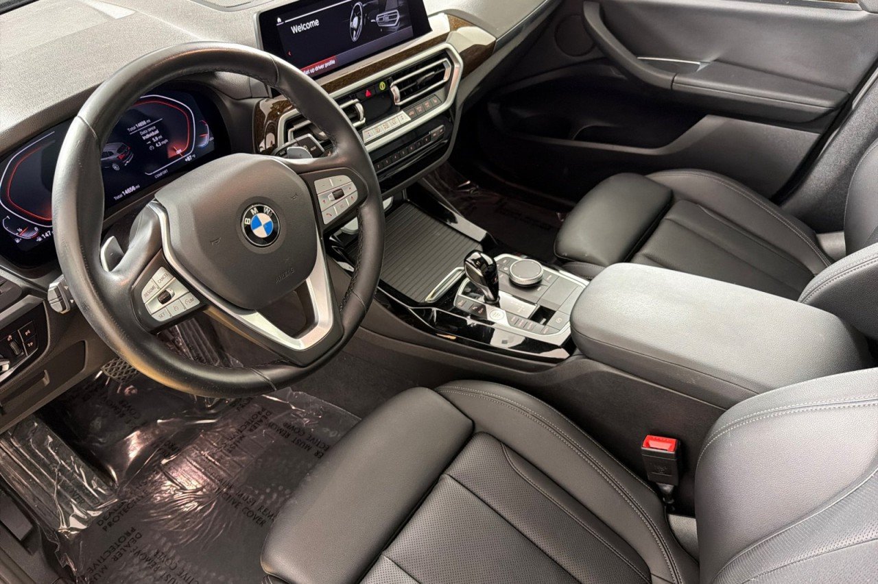 Used 2024 GRAPHITE GREY METALL BMW sDrive30i image 9