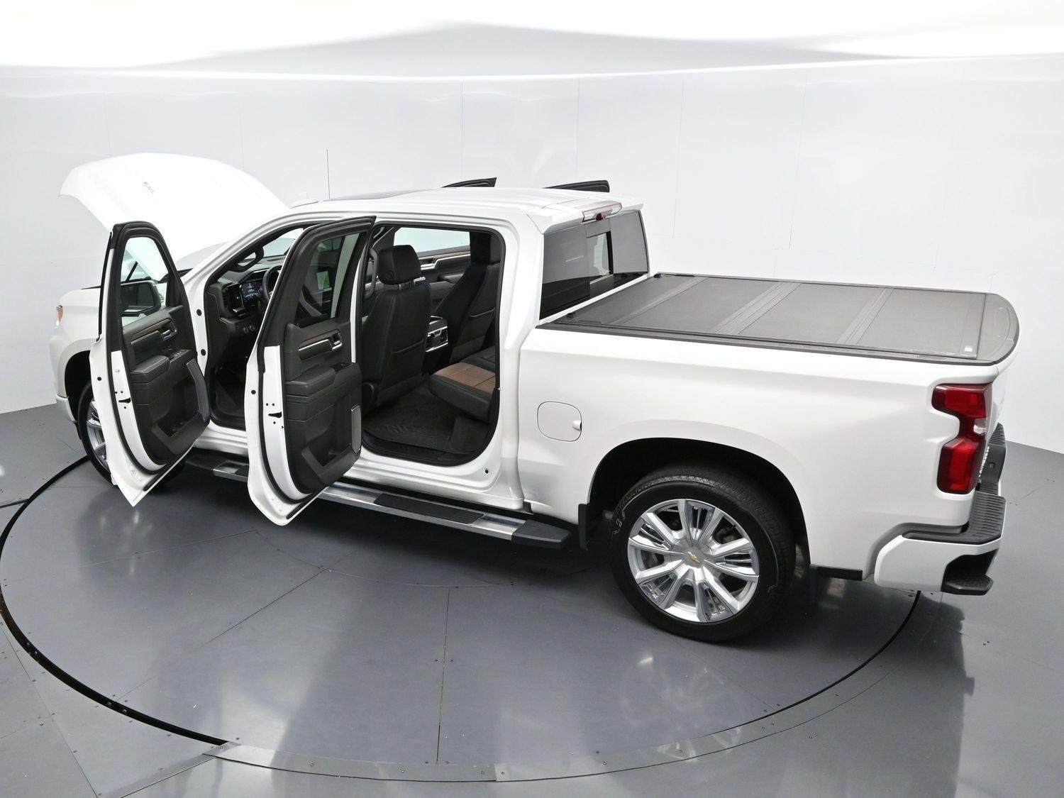 Used 2024 Iridescent Pearl Tricoat Chevrolet High Country image 43