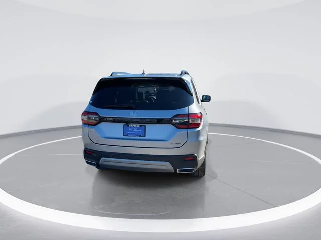 Used 2025 Silver Honda Touring image 6