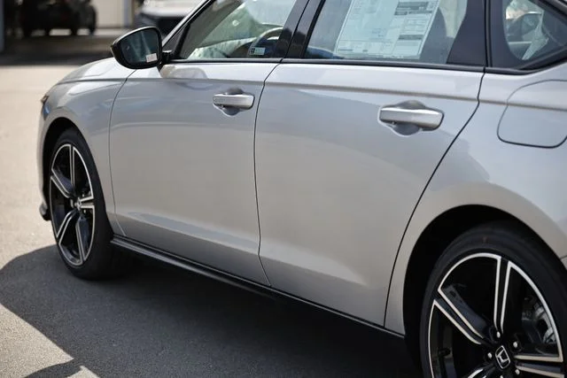 New 2026 Silver Honda SE image 10