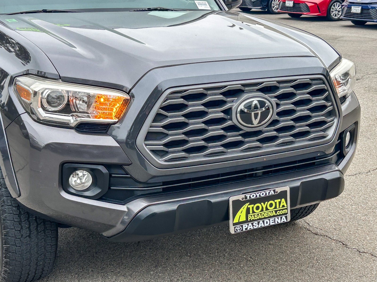 Used 2018 MAGNETIC GRAY MET TOYOTA TRUCK SR5 image 5