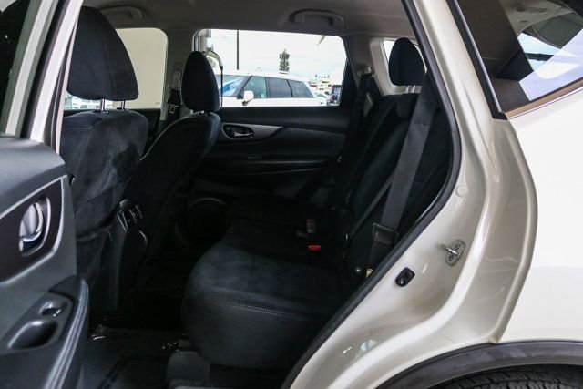 Used 2016 White Nissan SV image 19