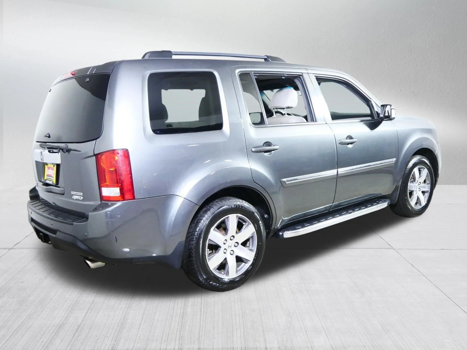Used 2013 Polished Metal Metallic Honda Touring image 7