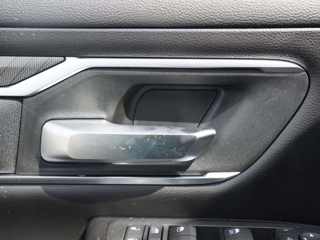 New 2026 Granite Crystal Metallic Clear-Coat Exterior Paint RAM Big Horn Night Edition image 10