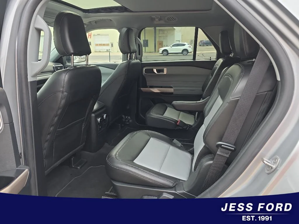 2022 Ford Explorer XLT - Photo 10