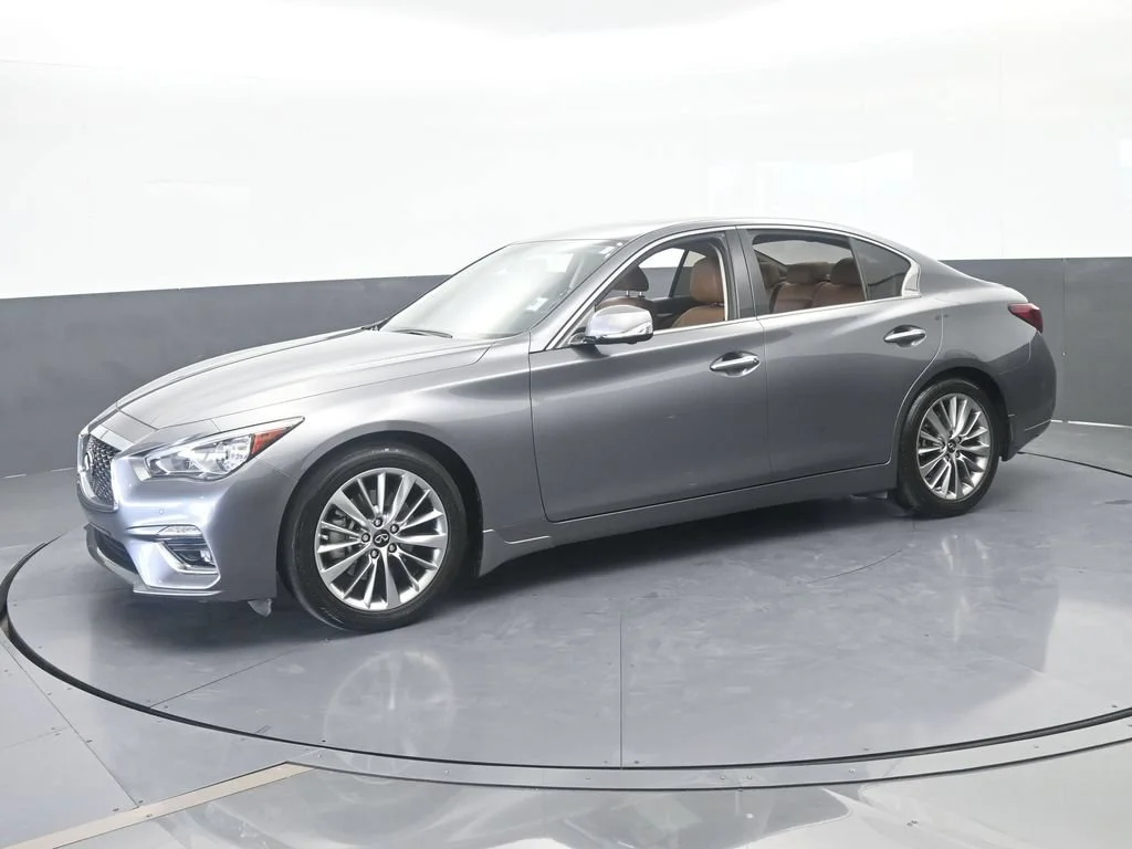 Used 2024 Graphite Shadow INFINITI LUXE image 2