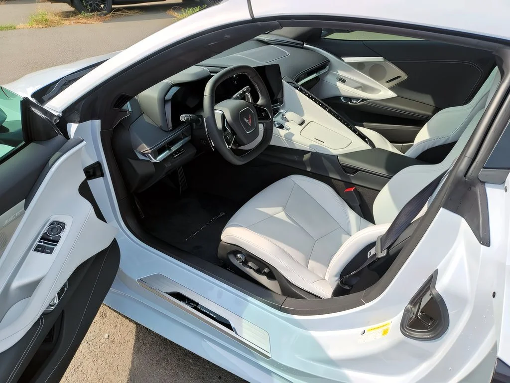 2024 Chevrolet Corvette 2LT - Photo 14