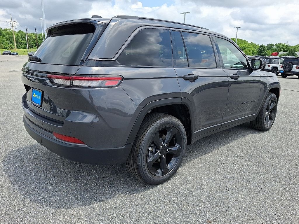 New 2026 Baltic Gray Metallic Clearcoat Jeep Limited image 4