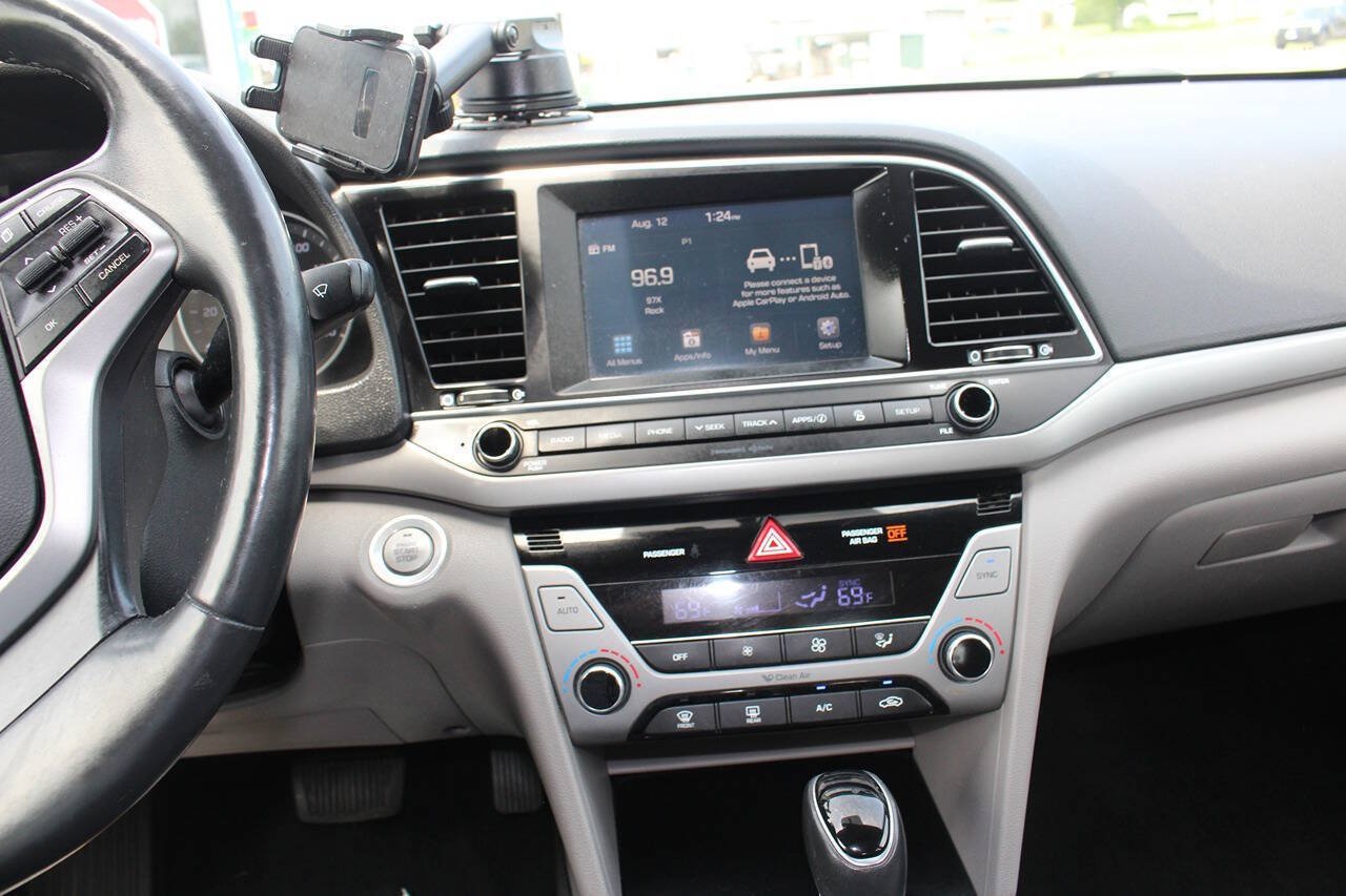 Used 2017 Black Diamond Hyundai Limited 4dr Sedan image 9