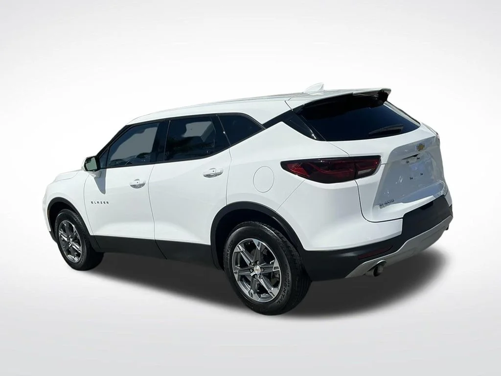 Used 2024 White Chevrolet LT image 7