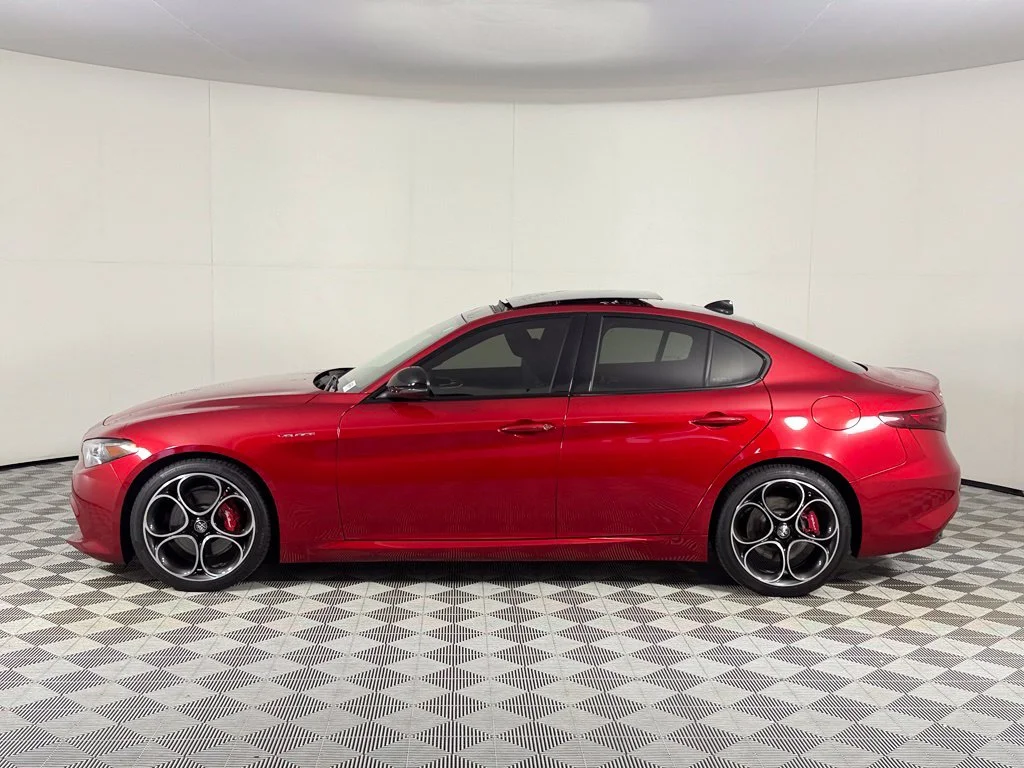 Certified Used 2023  Alfa Romeo Veloce image 10