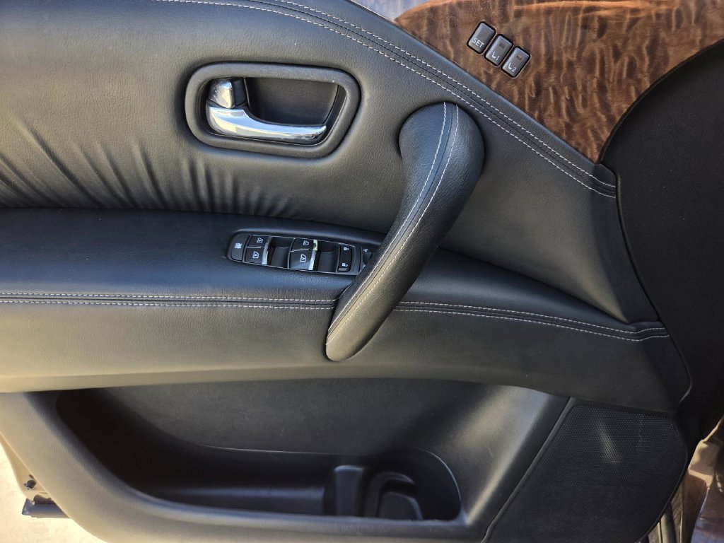 Used 2017 Brown Nissan SL image 20