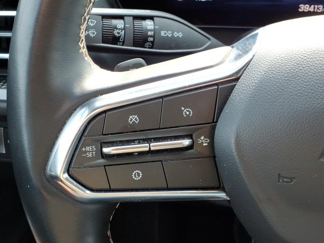Used 2025 Summit White Chevrolet LT image 19