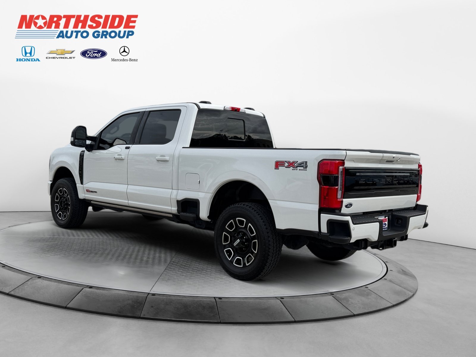 Used 2025 Star White Metallic Tri-Coat Ford Platinum image 5