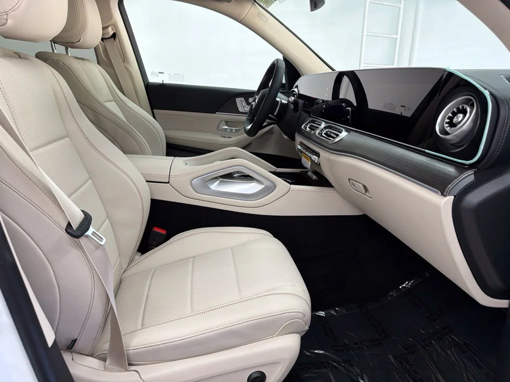 New 2027 White Mercedes-Benz GLS 450 image 30