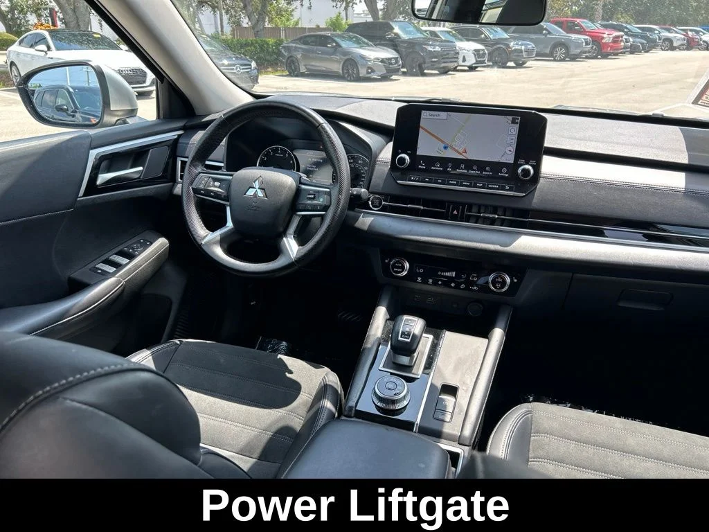Used 2024 Silver Mitsubishi SE image 9