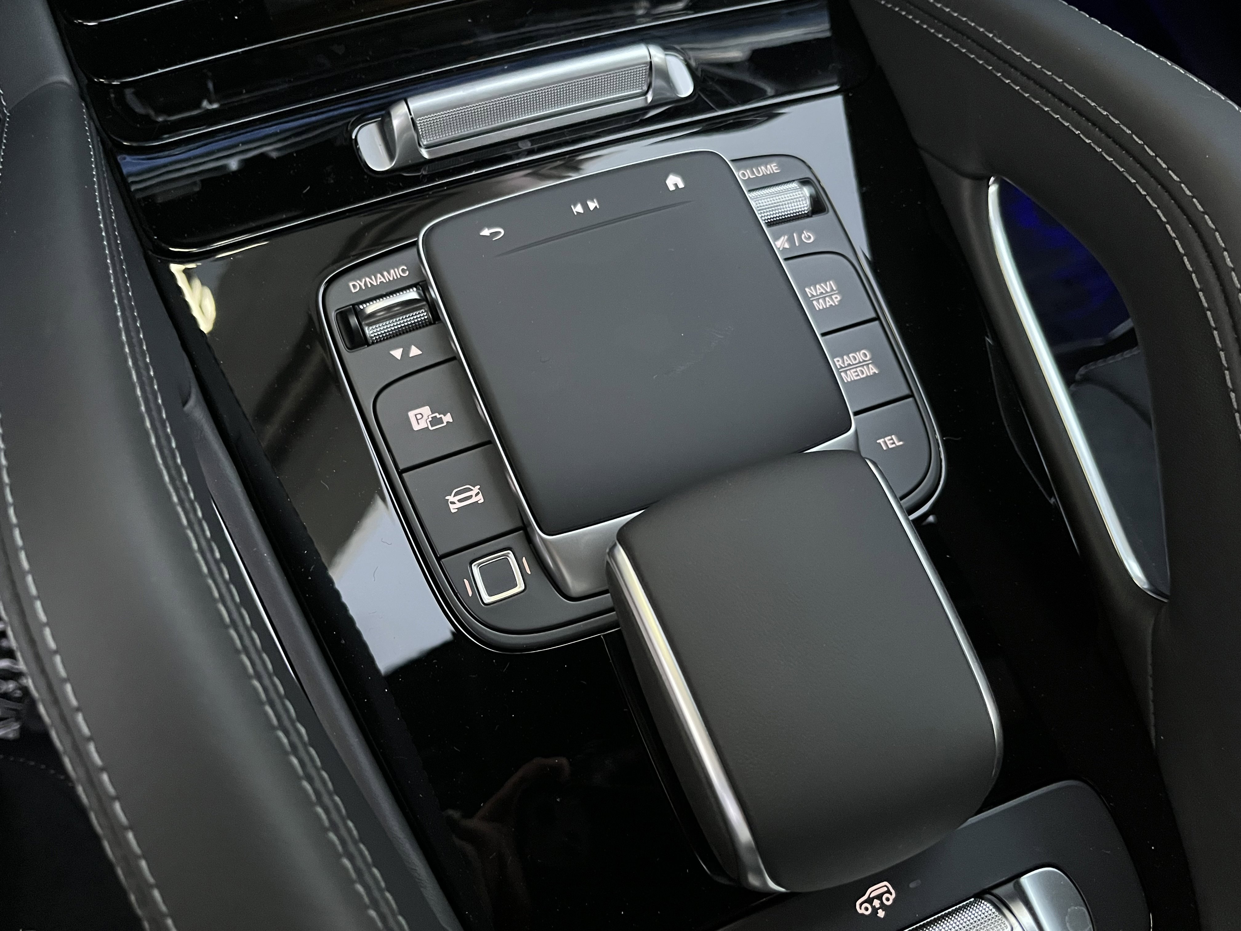 New 2026 MANUFAKTUR Moonlight White Metallic Mercedes-Benz AMG® GLE 53 image 62