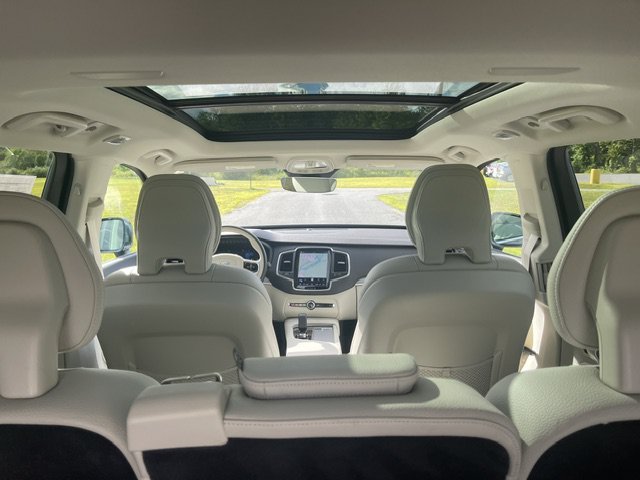 Used 2024 Blue Volvo Core Bright Theme image 11