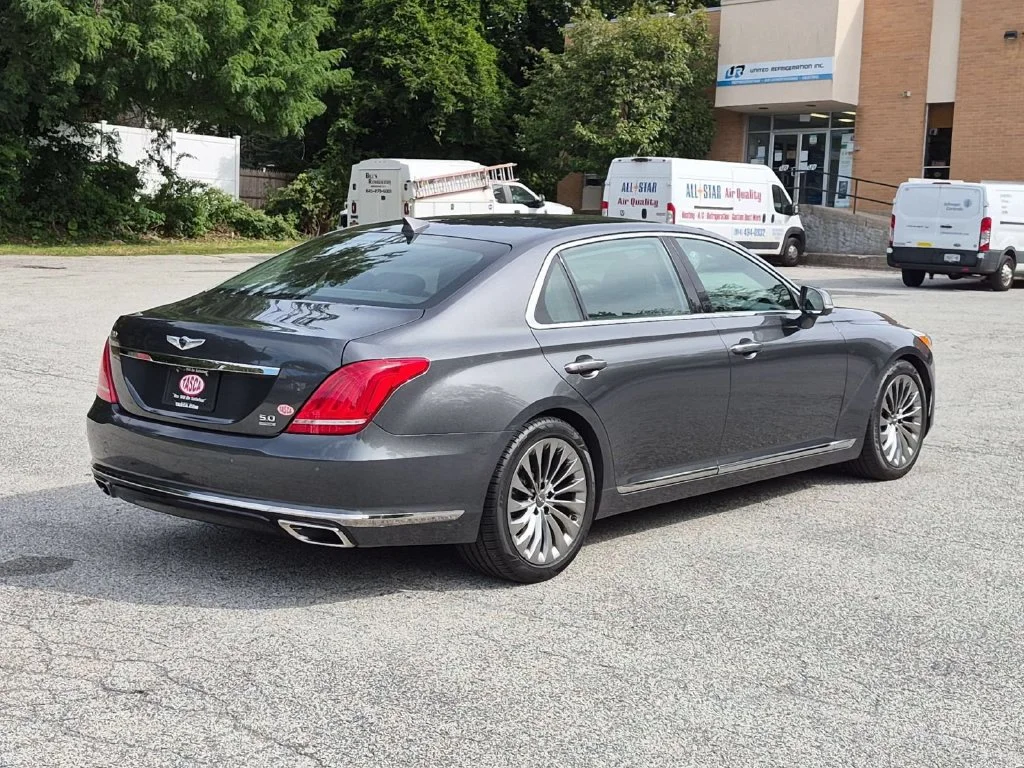 Used 2017 Gray Genesis 5.0 Ultimate image 3