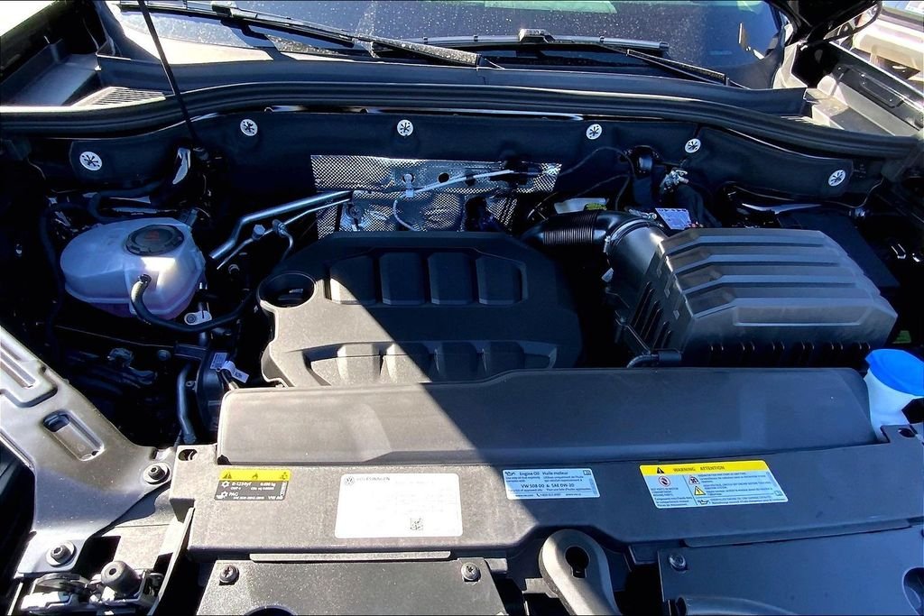 New 2026 Deep Black Pearl Volkswagen 2.0T SE w/Technology image 12