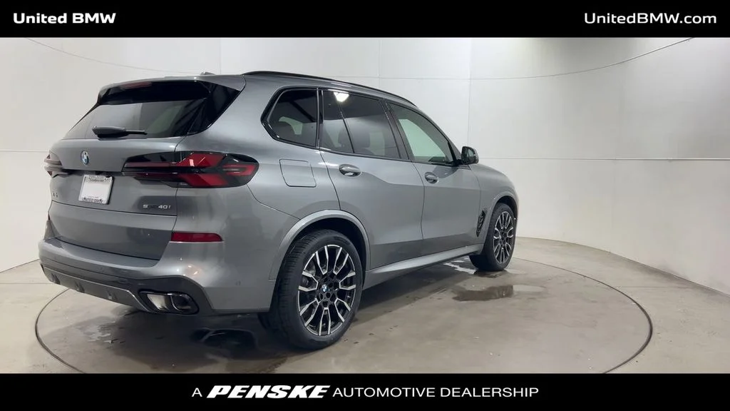 Used 2026 Skyscraper Grey Metallic BMW sDrive40i image 8