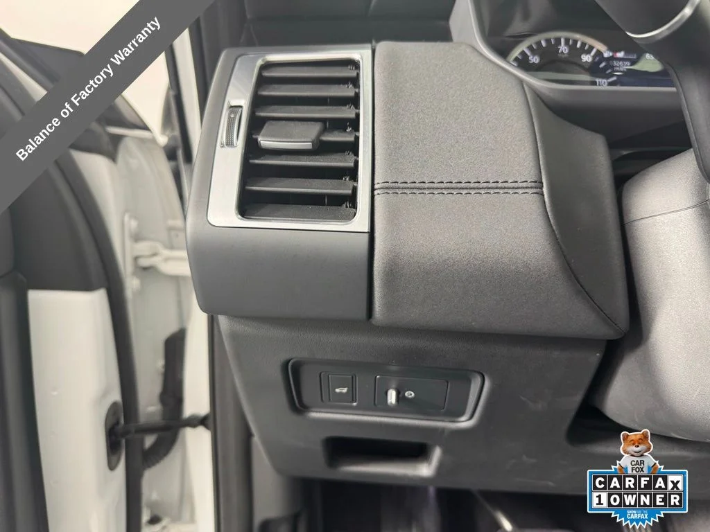 Used 2023 Fuji White Land Rover S image 17