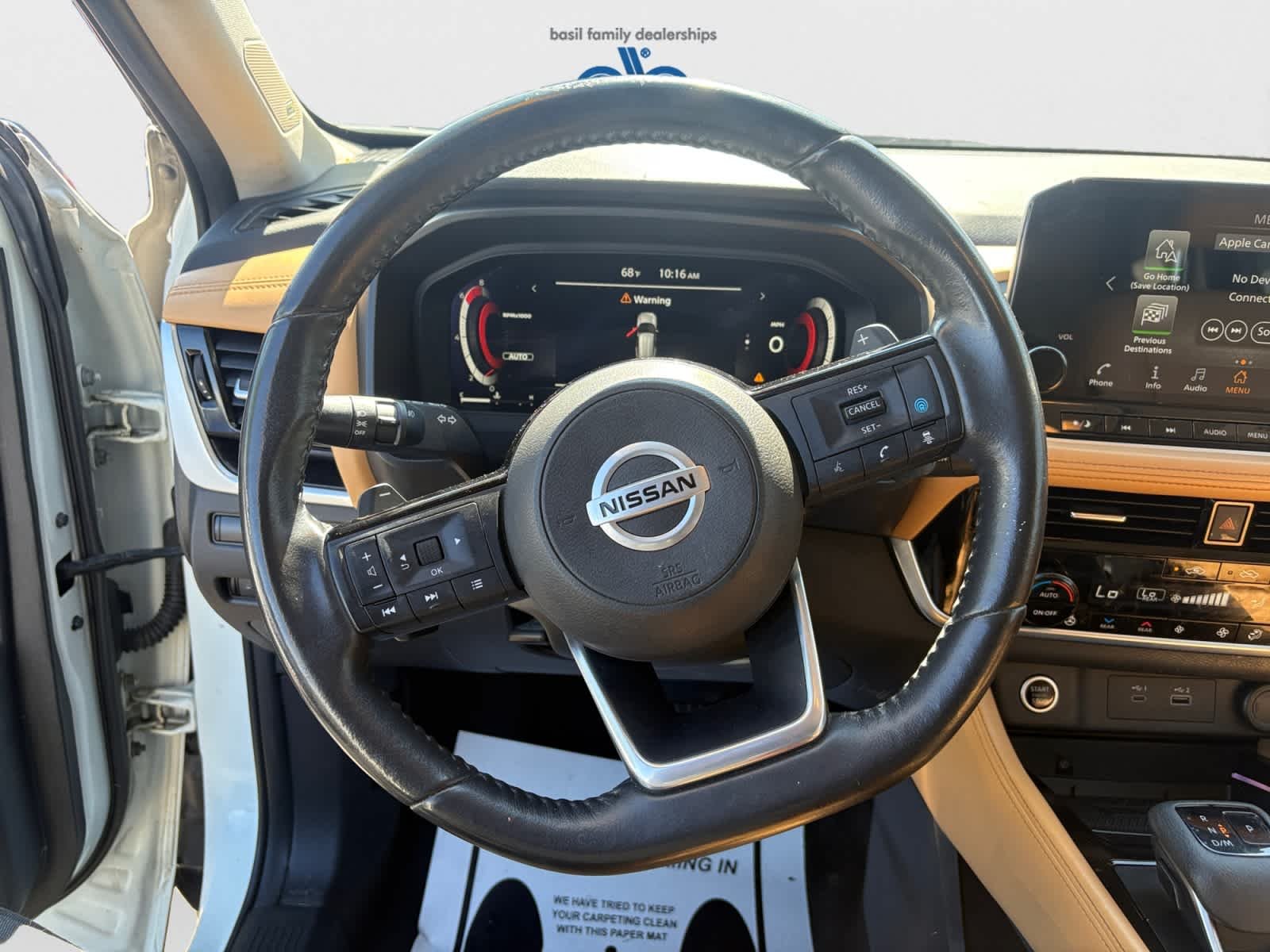 Used 2021 Pearl White Tricoat/Super Black Nissan Platinum image 16