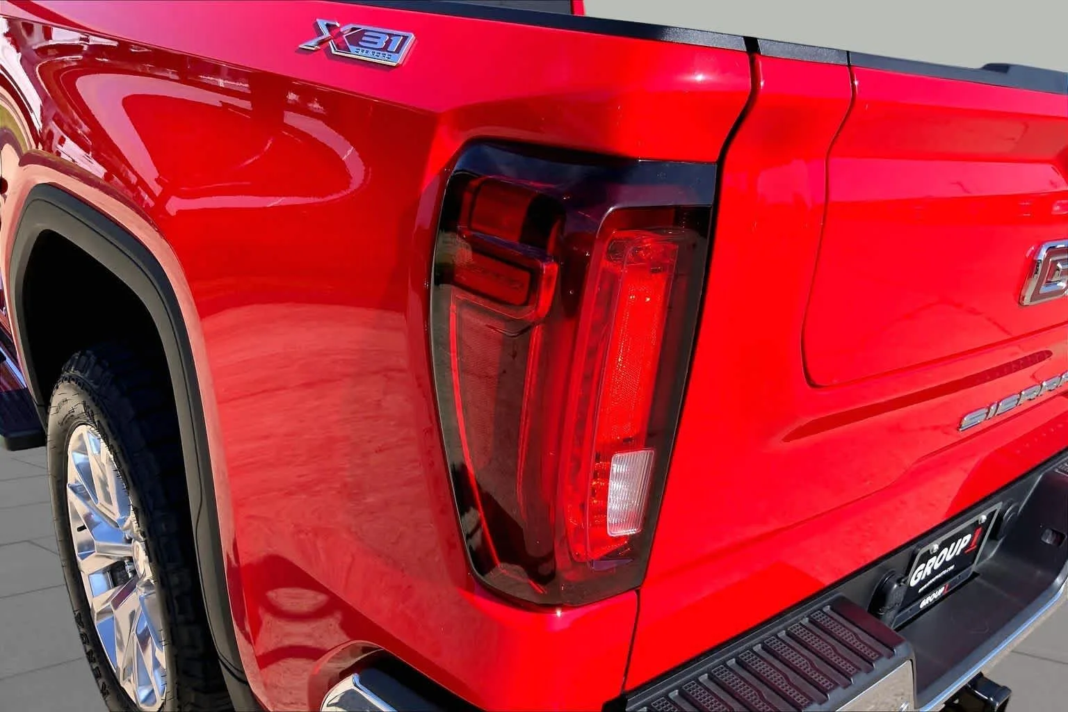 Used 2022 Cardinal Red GMC SLT image 28