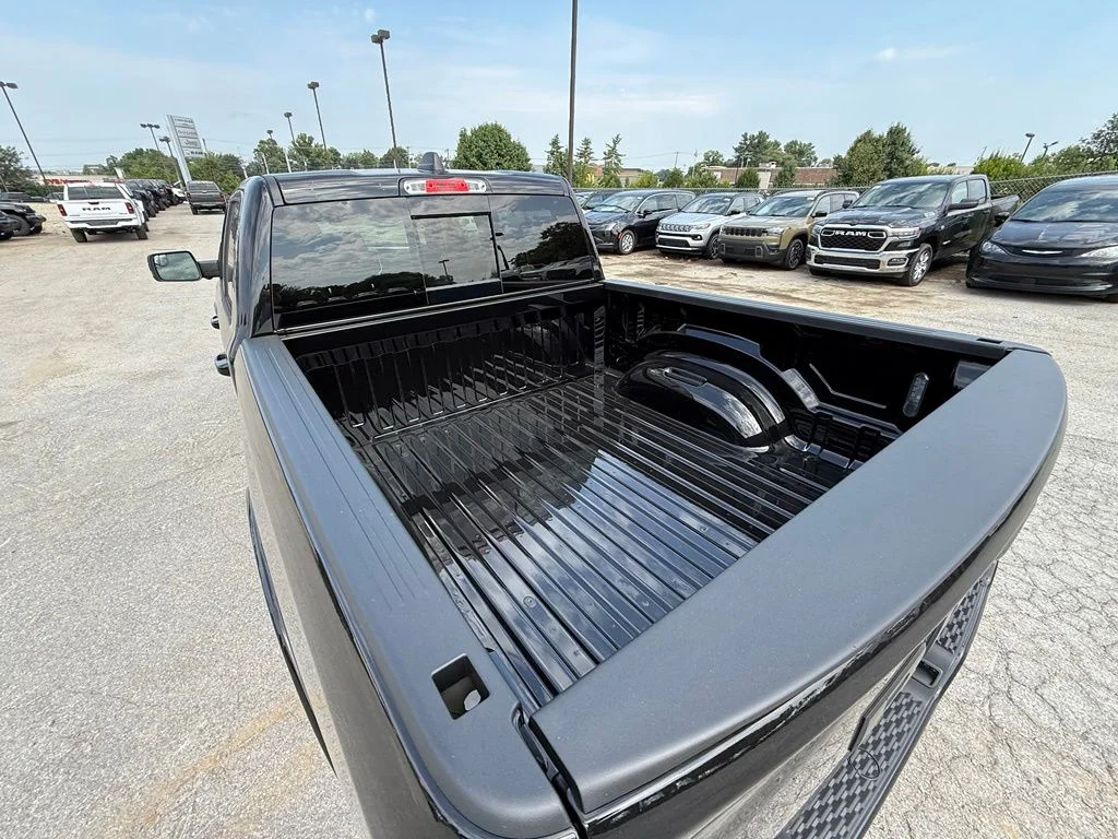 New 2026 Diamond Black Crystal Pearl-Coat Exterior Paint RAM Laramie image 8