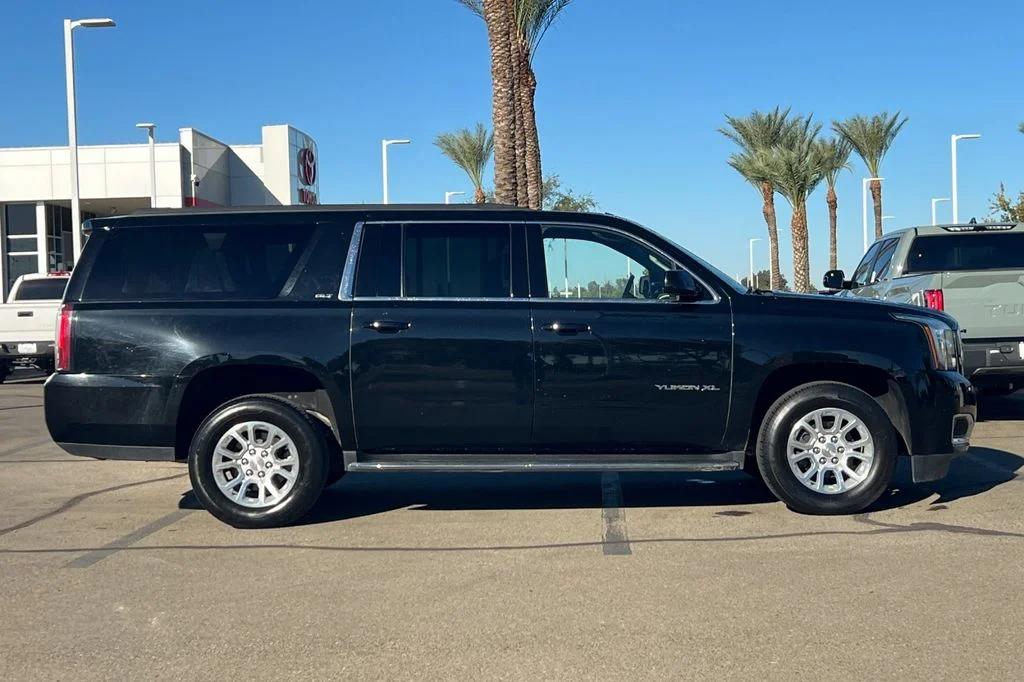 Used 2019 Black GMC SLT image 3