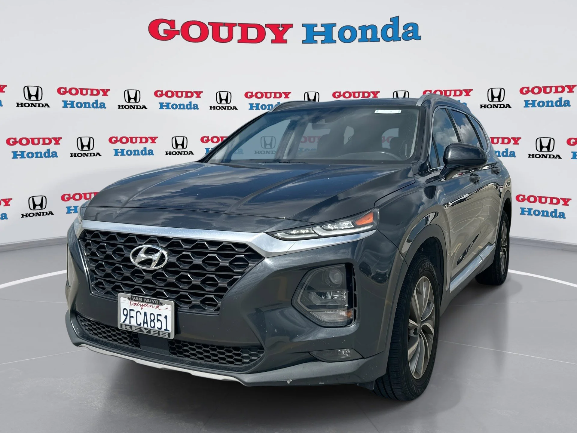 2020 Hyundai Santa Fe SEL 2.4's photo