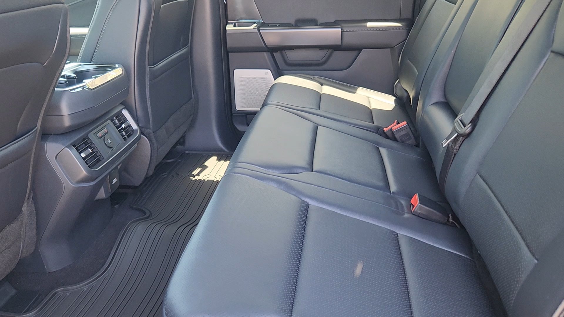 New 2026 Shadow Black Ford Outer Banks image 32