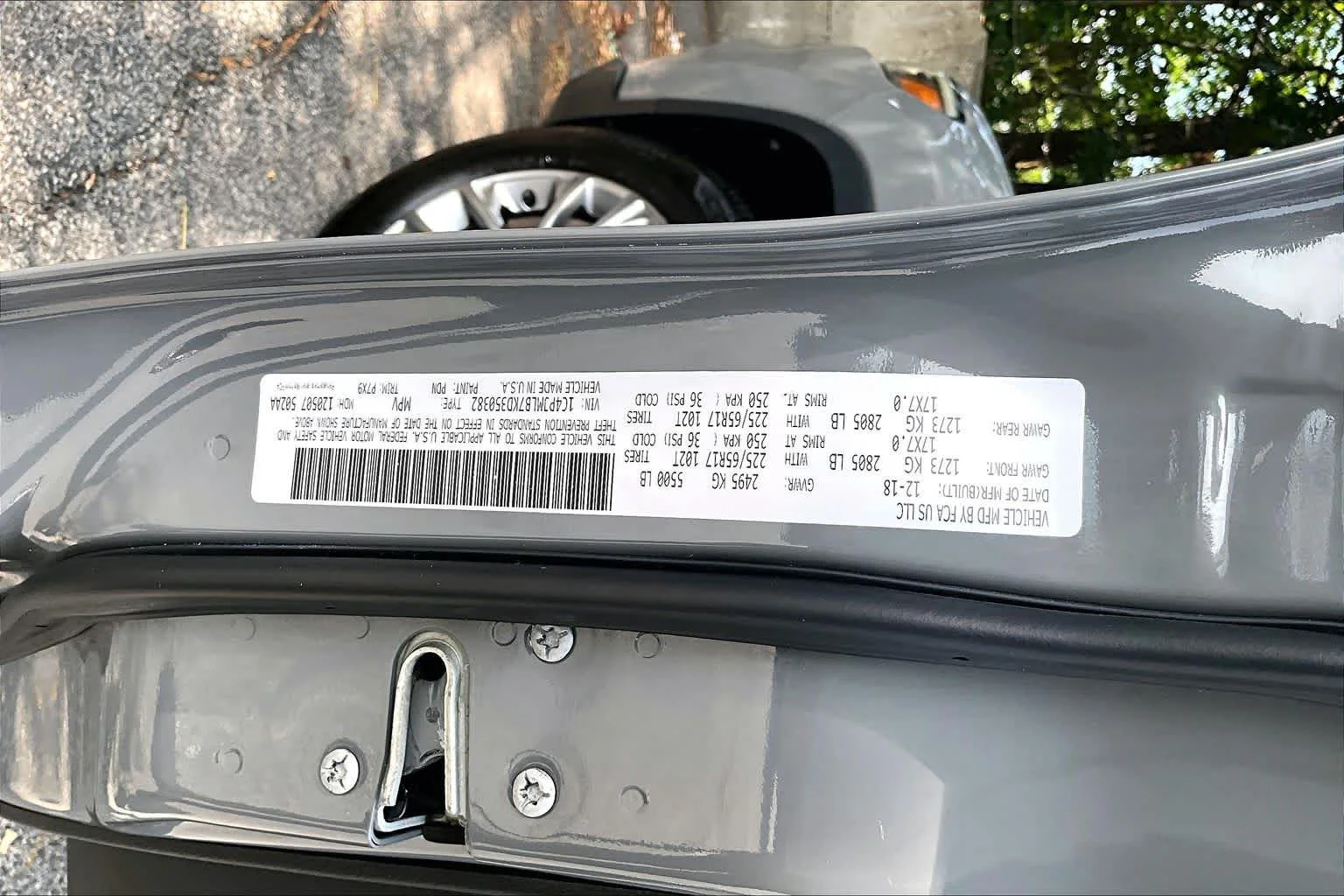 Used 2019 Sting-Gray Clearcoat Jeep Latitude Plus image 29