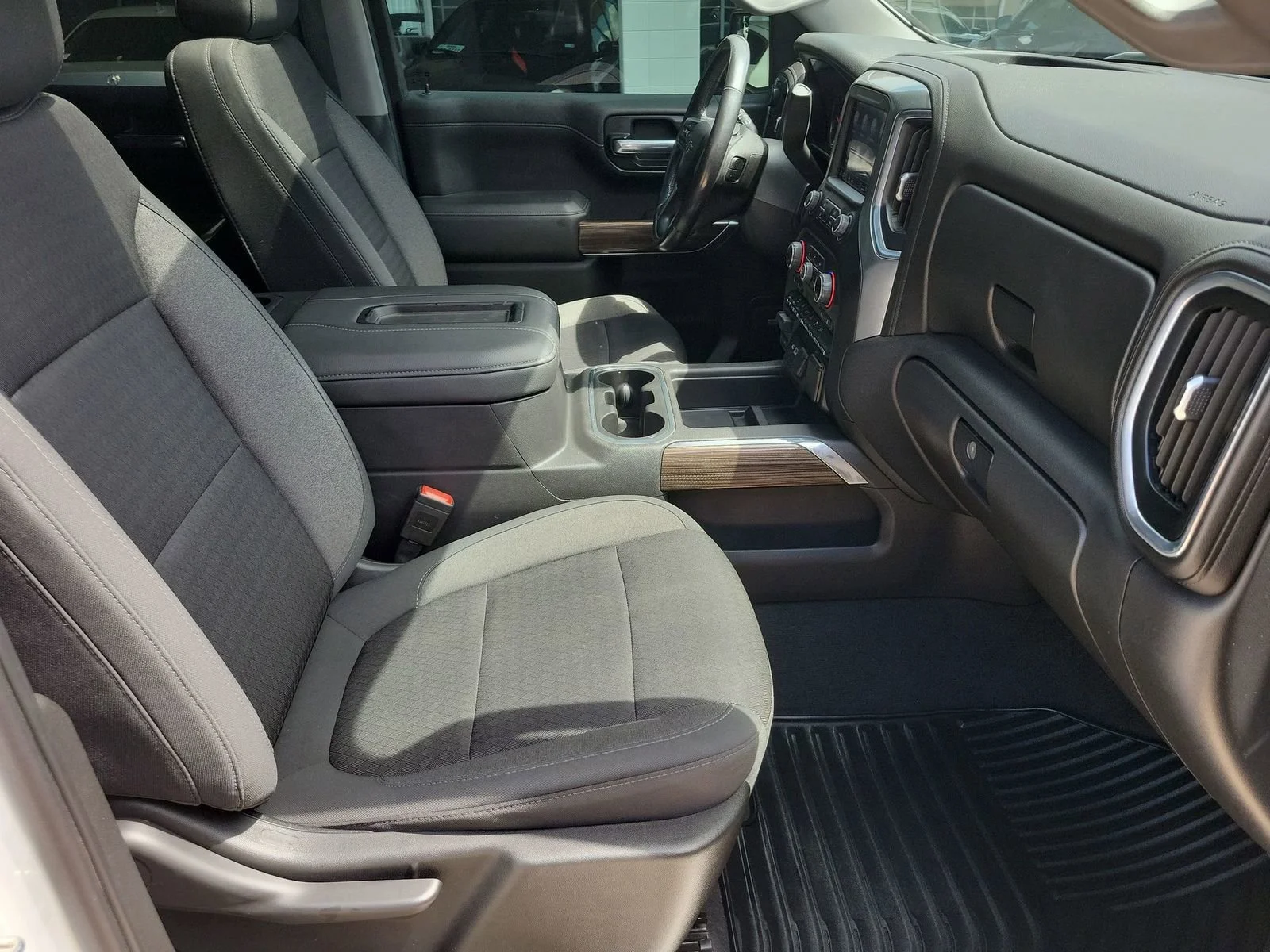 2020 Chevrolet Silverado 1500 RST - Photo 28